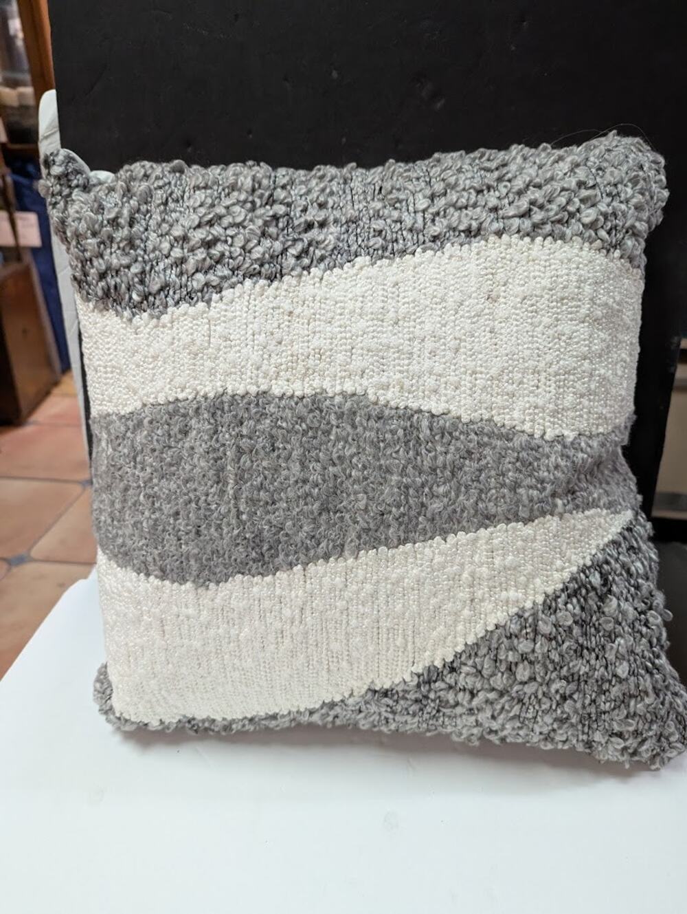 Murmur  Embroidered Throw Hand woven New $126.00 Linen Pillow 15"x15" w/ Insert